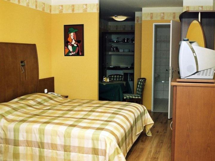 סזומבאת'לי Sunset Motel חדר תמונה